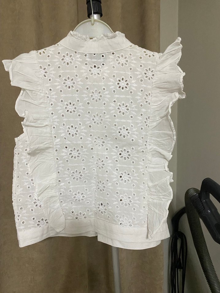 Düğmeli Beyaz Nakışlı Kısa Kollu Kadın Gömlek - Görsel 3