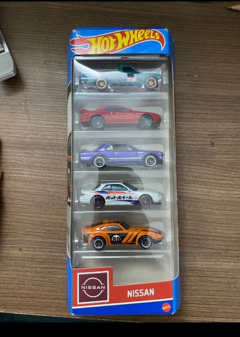 Hot Wheels Nissan 5'li Set