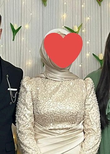 İşlemeli Drapeli Bej Tesettür Nişan Elbisesi