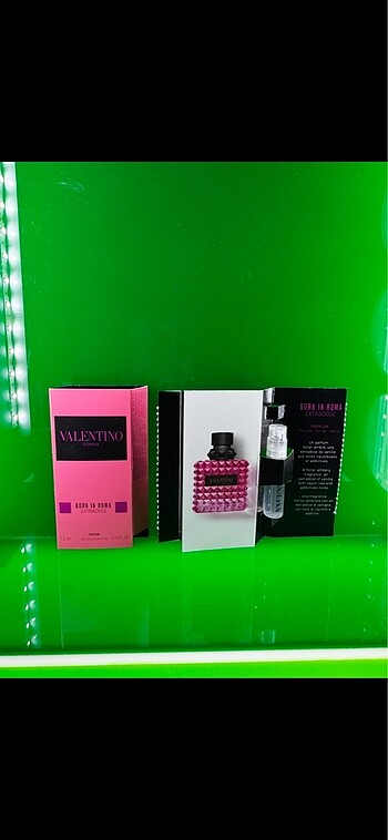 Valentino born in roma extradose sample