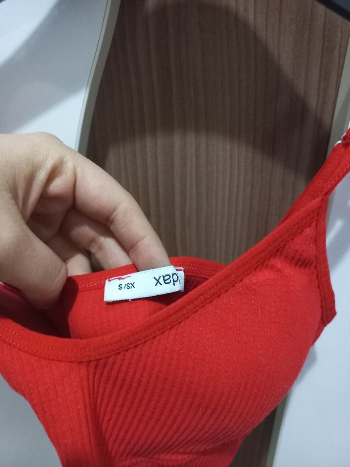 Kırmızı Göğüs Pedli Seamless Crop Atlet - Görsel 3