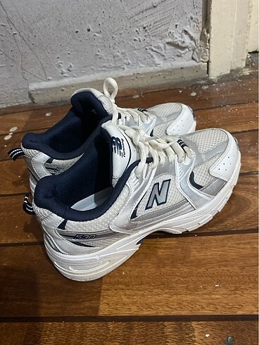 New Balance spor ayakkabı