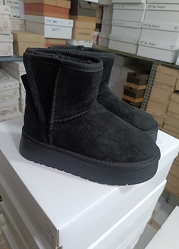 35 Beden Siyah Platform Cırtlı Çocuk UGG Bot