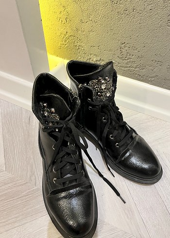 Kadın Taşlı Bot - Görsel 2