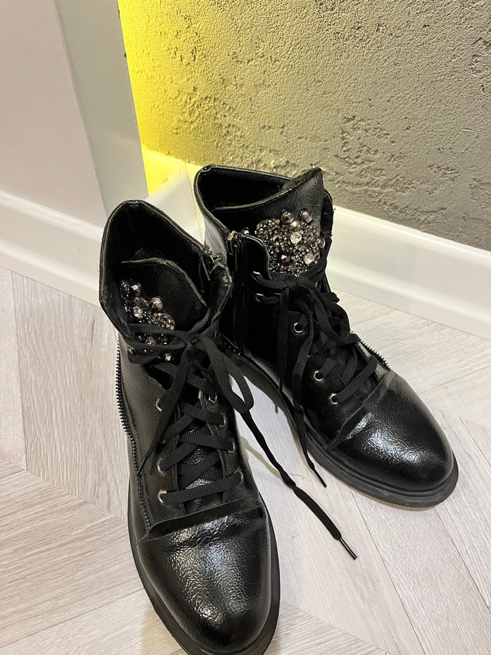 Kadın Taşlı Bot - Görsel 2