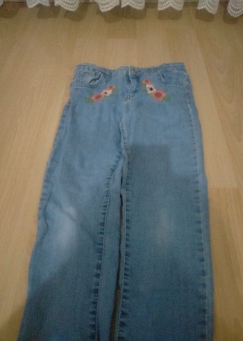 Nakışlı Mavi Kız Kot Pantolon - Görsel 3