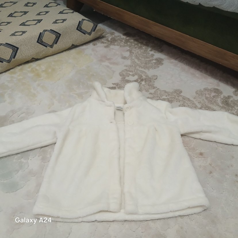 Kız Çocuk Beyaz Kapüşonlu Peluş Ceket - Görsel 2
