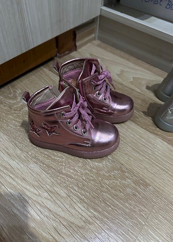 Pembe Parlak Nakışlı Mamma Ramma Kız Işıklı Bot
