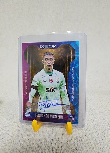 Fernando Muslera /10 Neon İmzalı Kart 