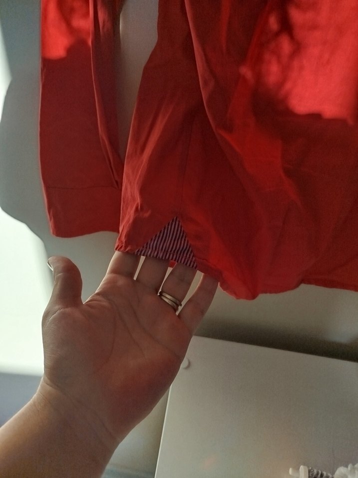 Kırmızı Düğmeli Uzun Kollu  Gömlek - Görsel 5