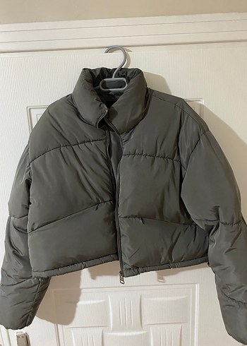 Pullbear kadın gri crop mont