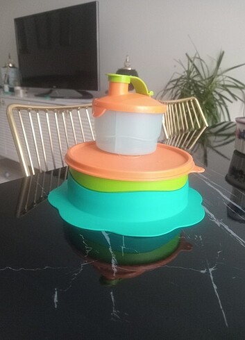 Tupperware 