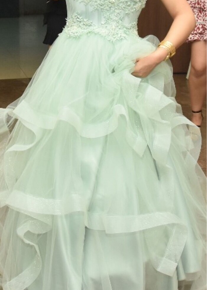 Prenses model nişan elbisesi - Görsel 3