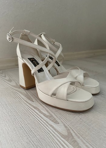 Beyaz Platform Topuklu Kadın Abiye Ayakkabı - Görsel 3