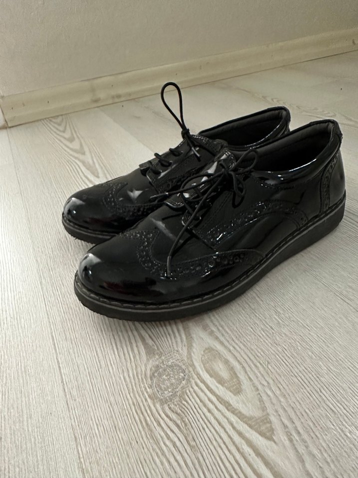 Erkek Çocuk Siyah Rugan Özel Ayakkabı - Görsel 2