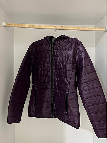 mürdüm kapüşonlu şişme mont
