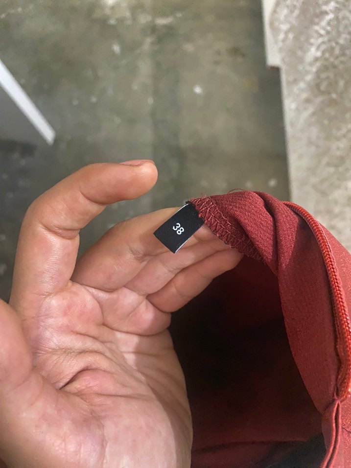 Bordoya kaçan kiremit rengi  Uzun Kollu Salaş Saten Elbise - Görsel 3