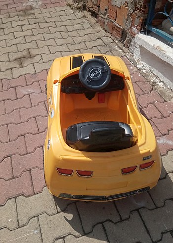 Sarı Elektrikli Çocuk Arabası