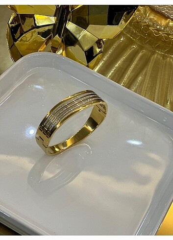 Gold zarok taşlı çelik kelepçe bileklik 