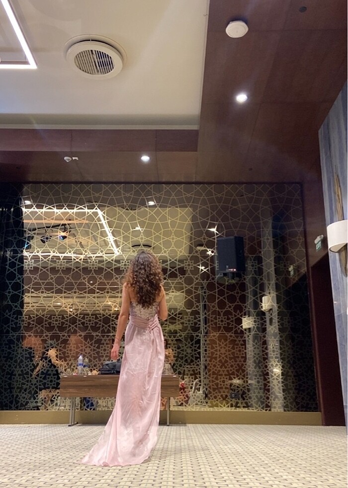 Payetli Gece Elbisesi - Görsel 2