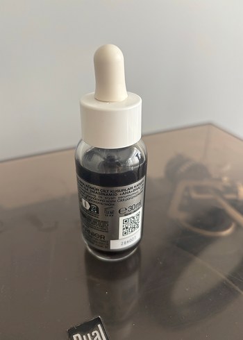 Garnier Garnier Saf & Temiz AHA+BHA Kömür Serumu