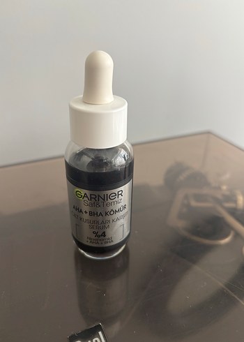 Garnier Saf & Temiz AHA+BHA Kömür Serumu