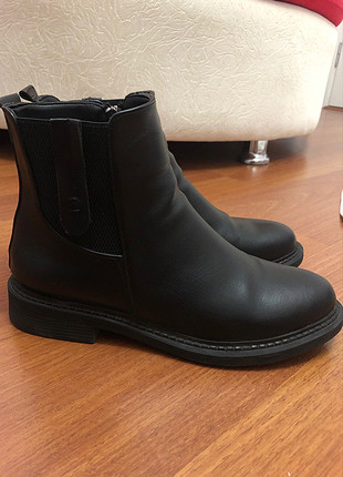 39 Beden siyah Renk Kısa bot