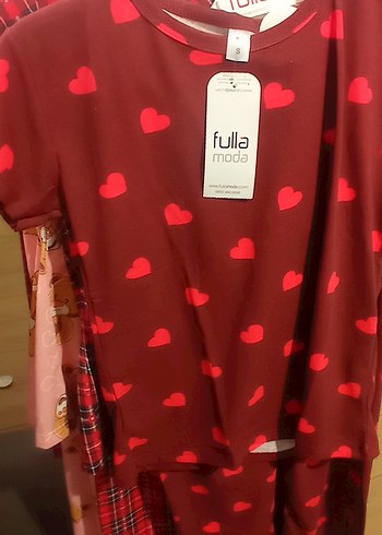 Diğer Bordo Kalp Desenli Rahat Kadın Pijama Takımı bedenler bulunuyor