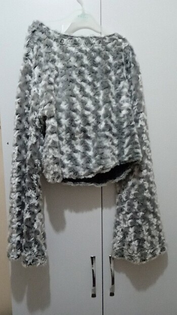 Peluş crop kazak - Görsel 3