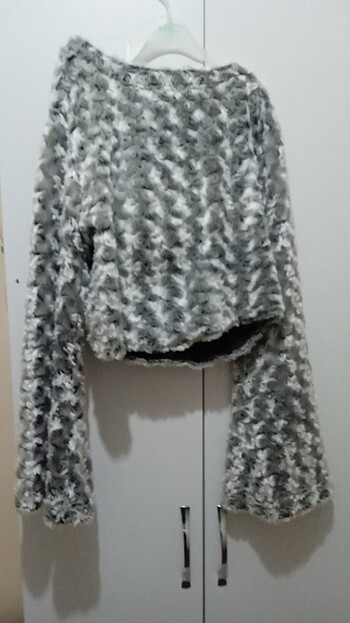 Peluş crop kazak - Görsel 4