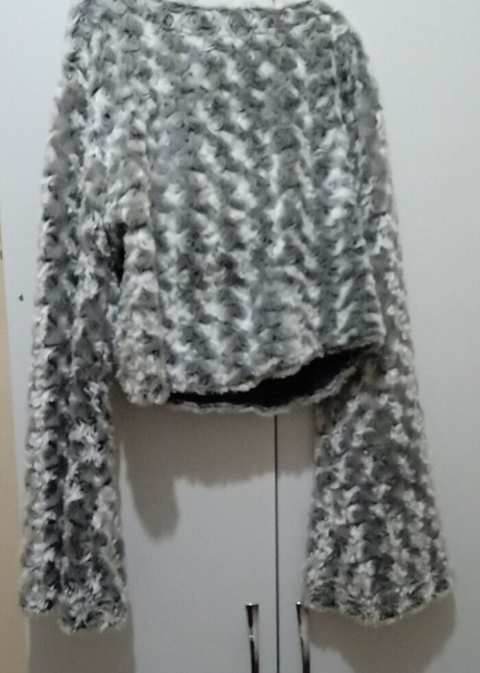 Peluş crop kazak - Görsel 3