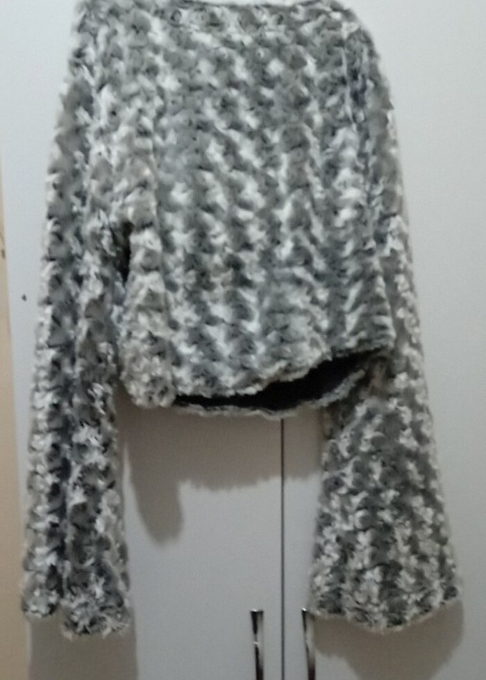 Peluş crop kazak - Görsel 4