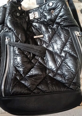 Parlak Siyah Deri Kadın Çantası - Görsel 3