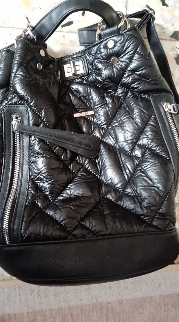 Parlak Siyah Deri Kadın Çantası - Görsel 3