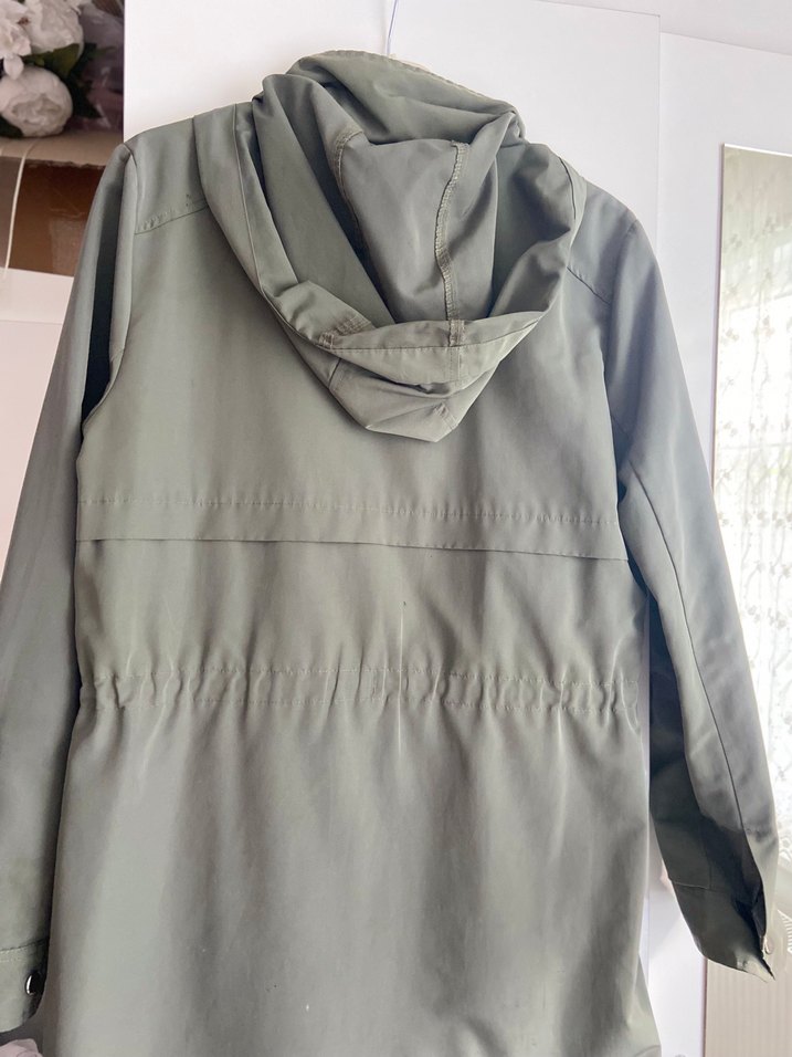 Yeşil yağmurluk - Görsel 3