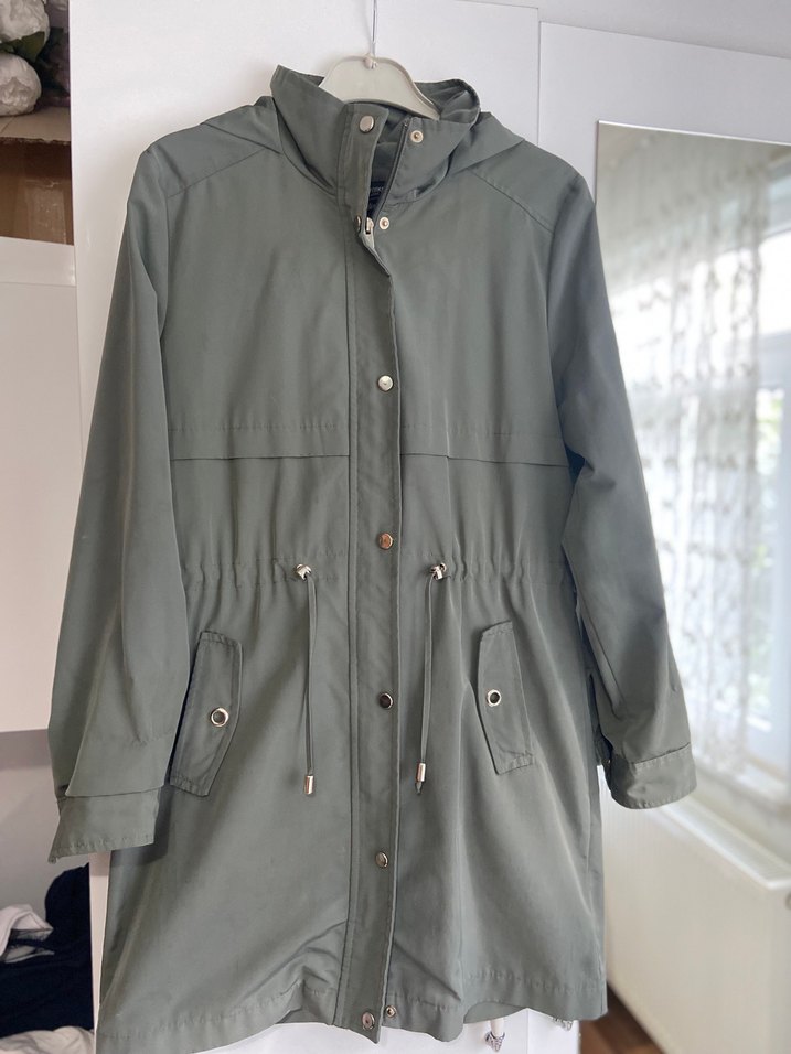 Yeşil yağmurluk - Görsel 2