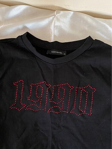 xs Beden 1990 yazılı crop tişört