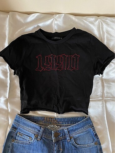 1990 yazılı crop tişört