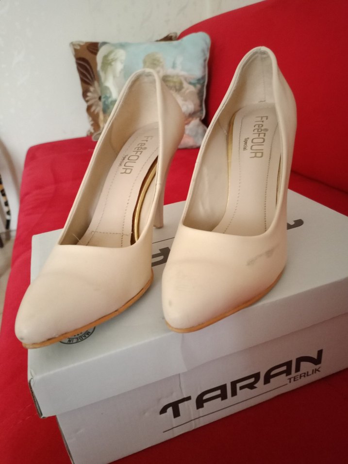 Beyaz Modern Klasik Stiletto Topuklu Kadın Ayakkabı - Görsel 4