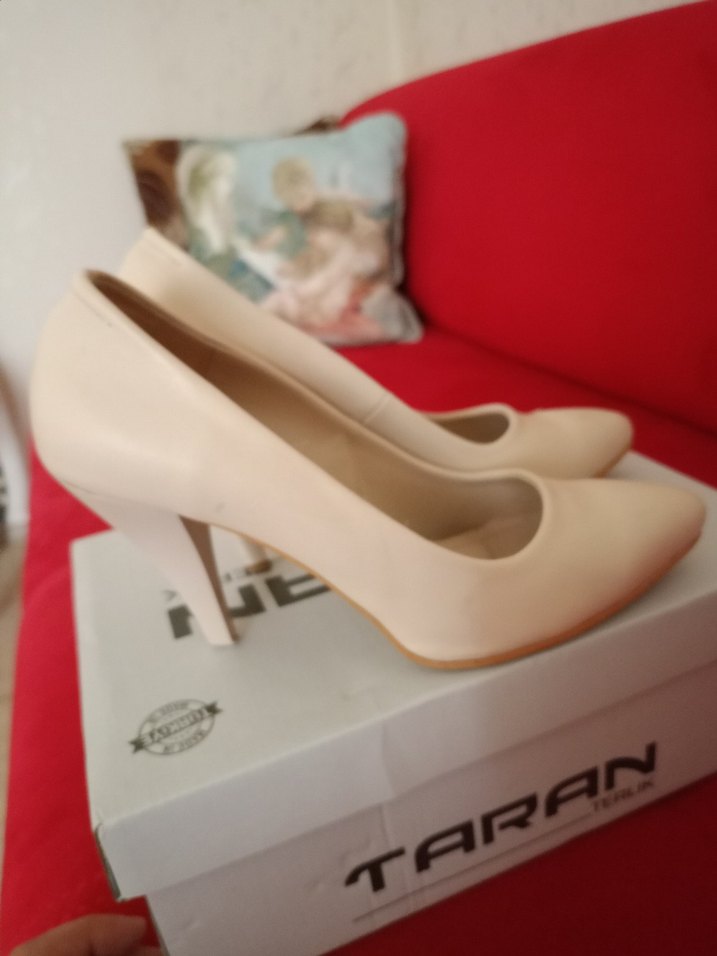 Beyaz Modern Klasik Stiletto Topuklu Kadın Ayakkabı - Görsel 2