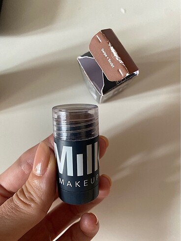 Milk Makeup Milk stoked stick kontür