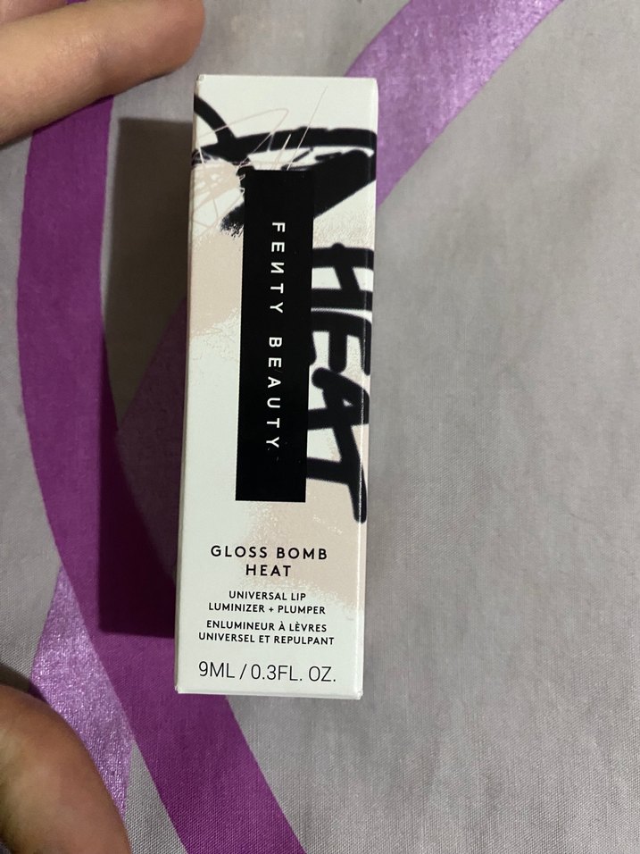 Fenty Beauty Gloss Bomb Heat Dudak Parlatıcısı - Görsel 3