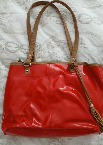 Kırmızı Rugan Püsküllü Kadın Çanta - Görsel 3