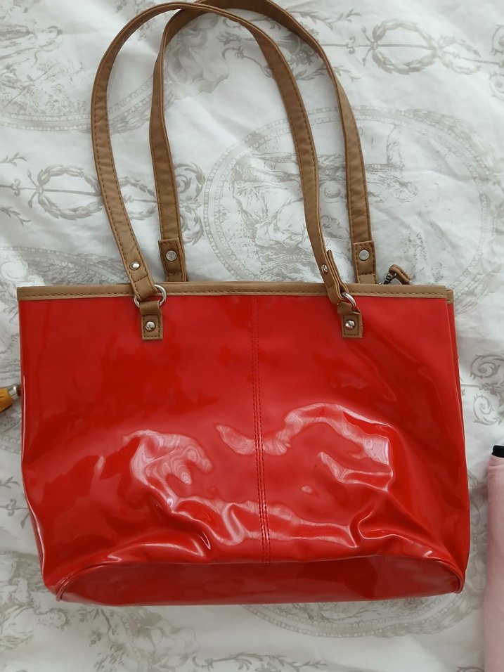 Kırmızı Rugan Püsküllü Kadın Çanta - Görsel 2