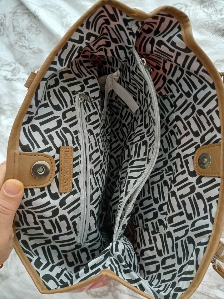 Kırmızı Rugan Püsküllü Kadın Çanta - Görsel 5