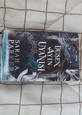 Düşen Ayın Uyanışı - Sarah A. Parker