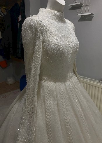 Yüksek Yakalı Uzun Kollu Prenses Gelinlik - Görsel 2