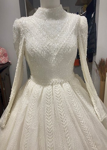 Yüksek Yakalı Uzun Kollu Prenses Gelinlik - Görsel 4