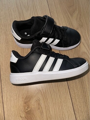 29 Beden Adidas erkek çocuk ayakkabı