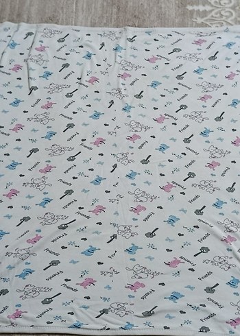 Beyaz Desenli Çocuk Battaniyesi - Görsel 2